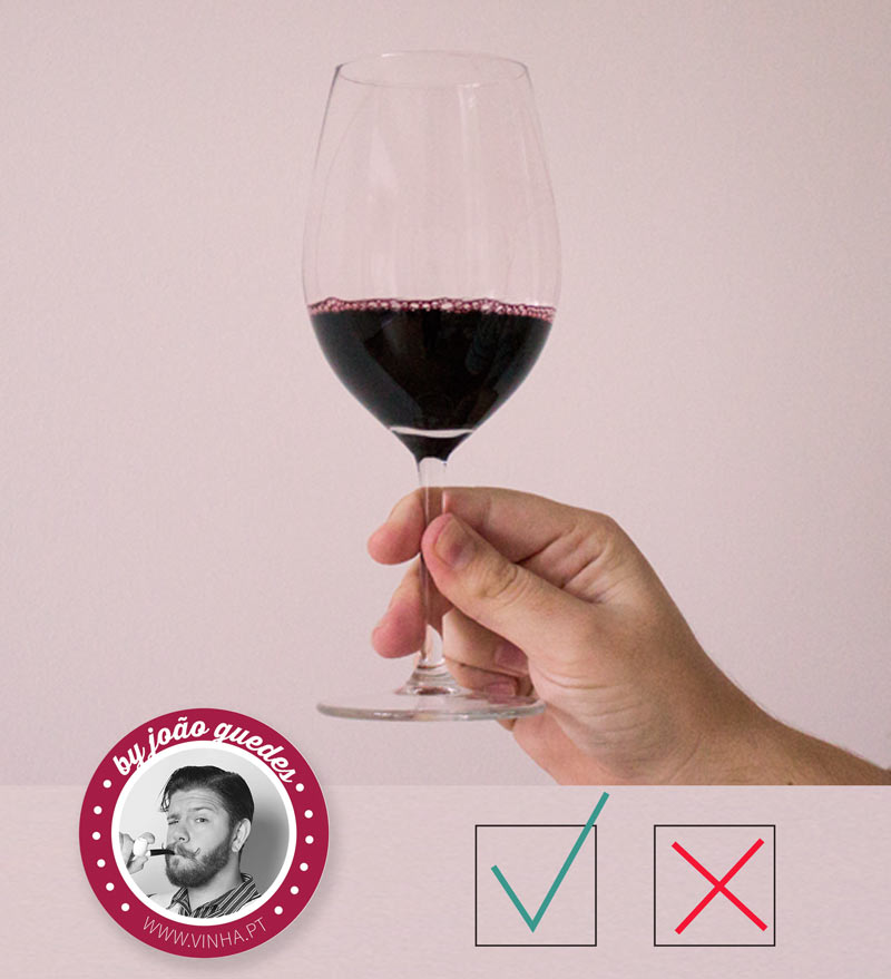 Comment prendre un verre de vin?